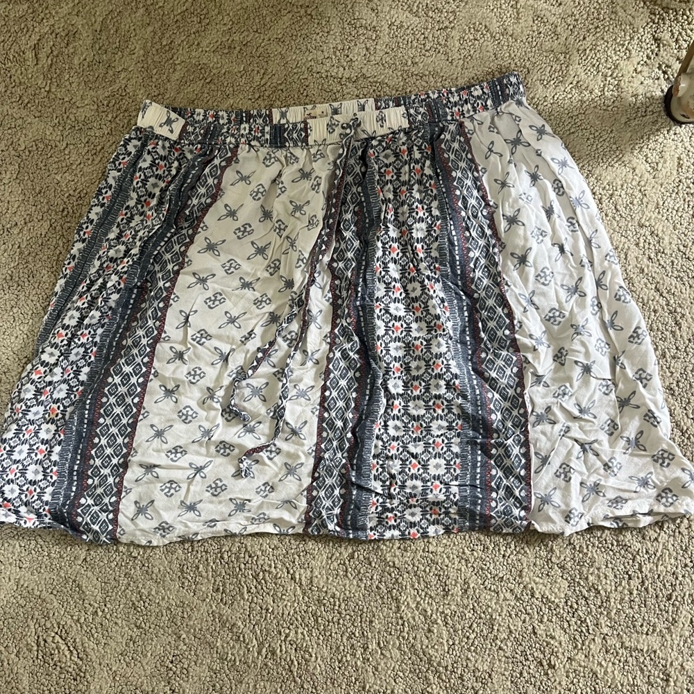 Hollister Printed Gray and Cream Mini A-Line Skirt with Tie Front